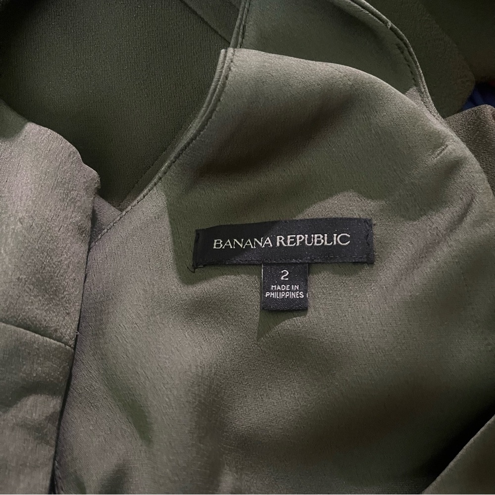 Banana Republic Twist-Back Cropped, Olive Green Jumpsuit Size 2 - Picture 8 of 8